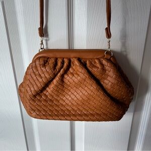 Urban Expressions woven crossbody bag (removable strap)